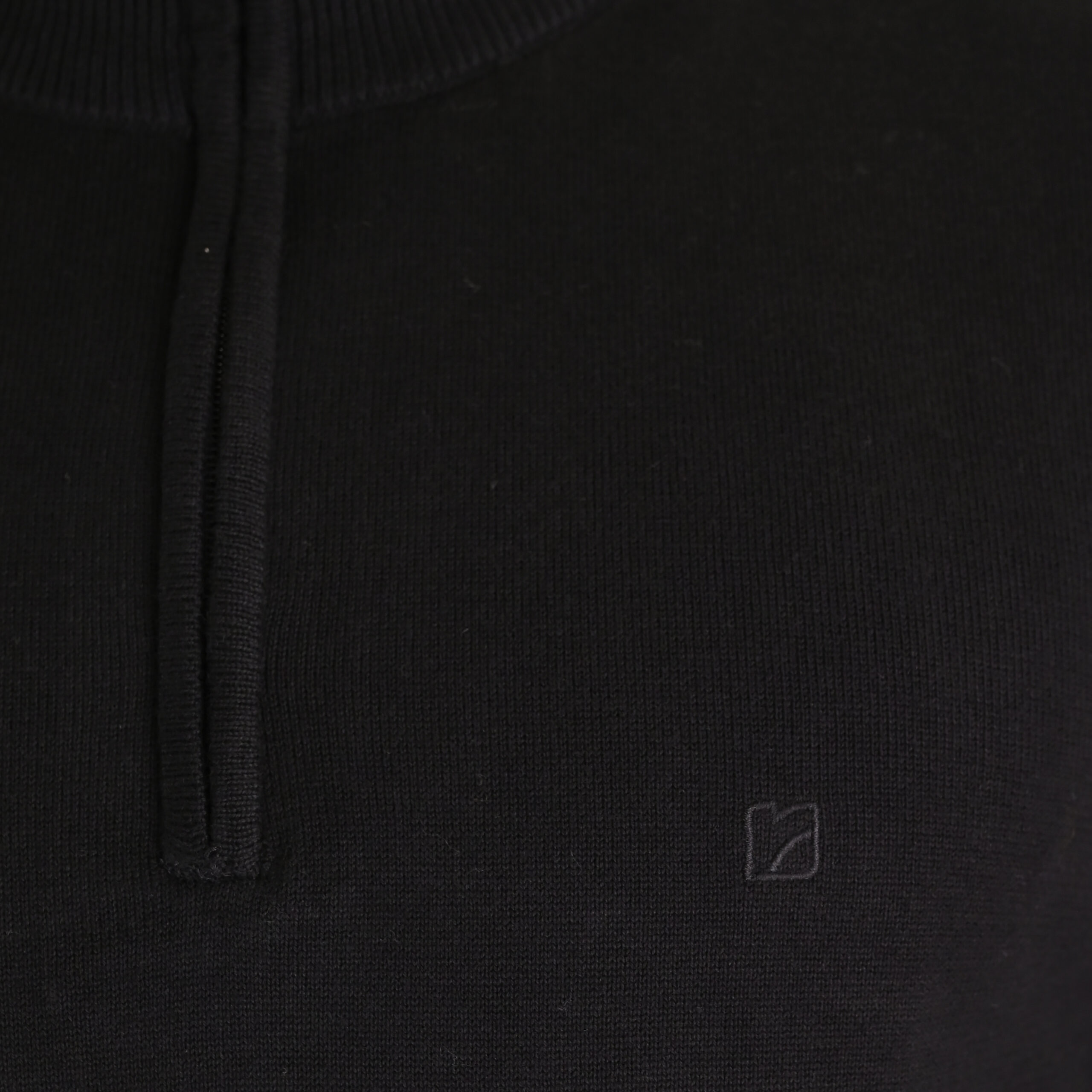 262RKNIT-8052 KNITS HALF-ZIP WITH DENSE EMBROIDERY BLACK - Image 5