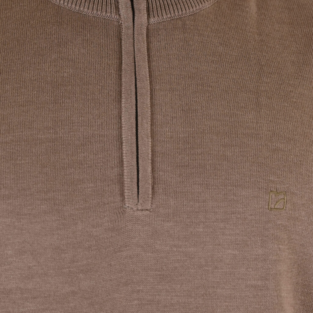 262RKNIT-8052 KNITS HALF-ZIP WITH DENSE EMBROIDERY CIGAR MELANGE