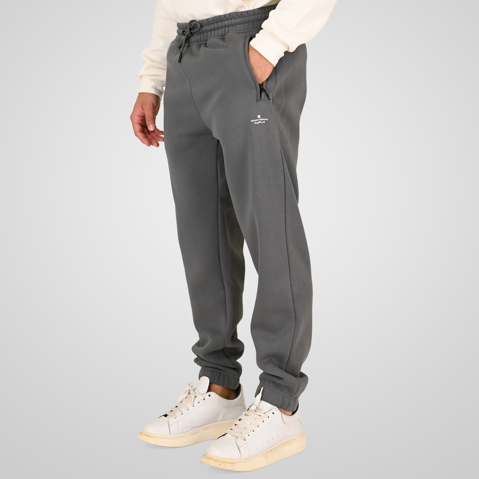 262RPAN-6046 JOGGER PANTS WITH ELASTIC WAISTBAND. HEM. HIGH DENSITY PRINT AND ZIPPERED POCKETS (BRUSHED FLEECE) CLOUDY GREY - Image 3