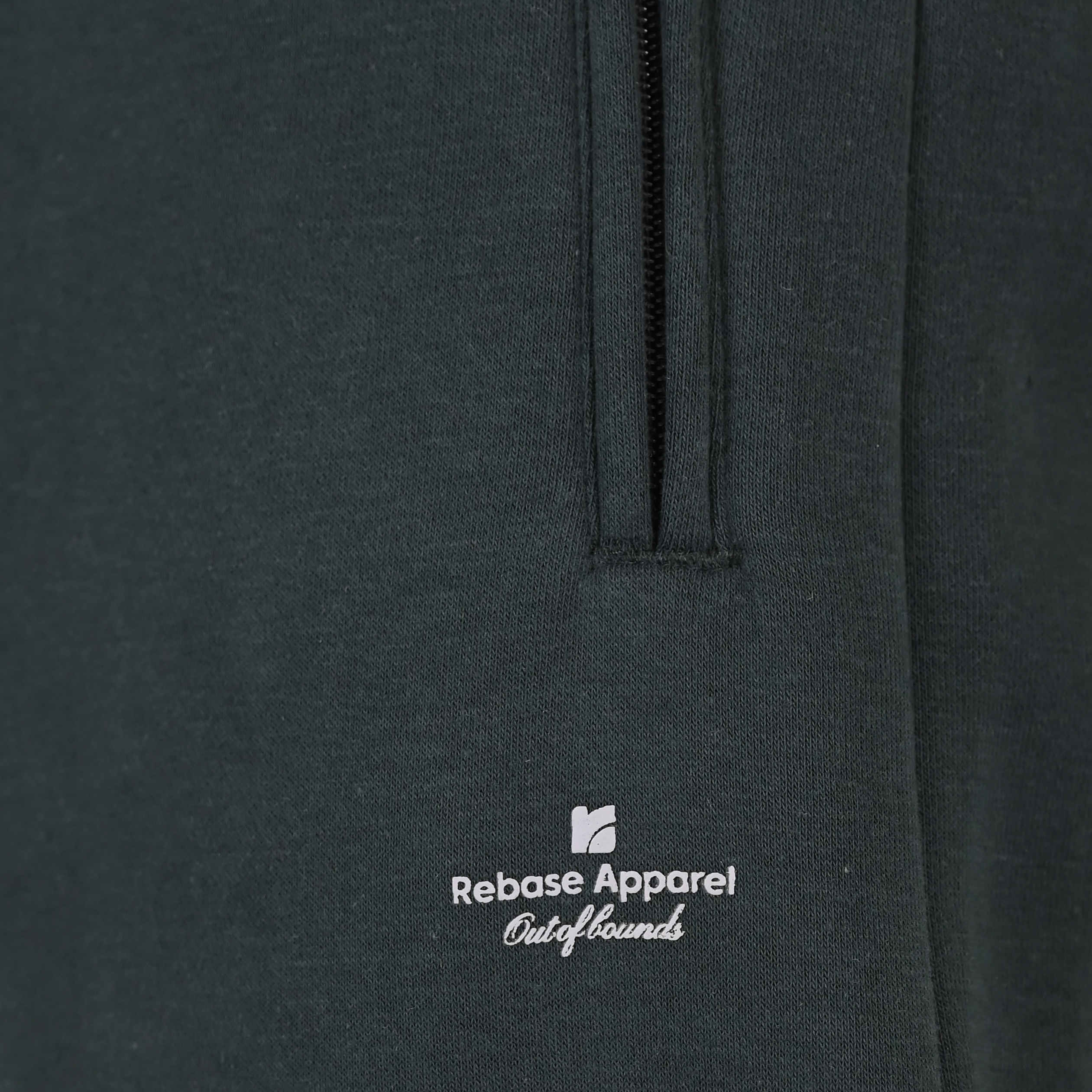 262RPAN-6046 JOGGER PANTS WITH ELASTIC WAISTBAND. HEM. HIGH DENSITY PRINT AND ZIPPERED POCKETS (BRUSHED FLEECE) FOREST GREEN - Image 5