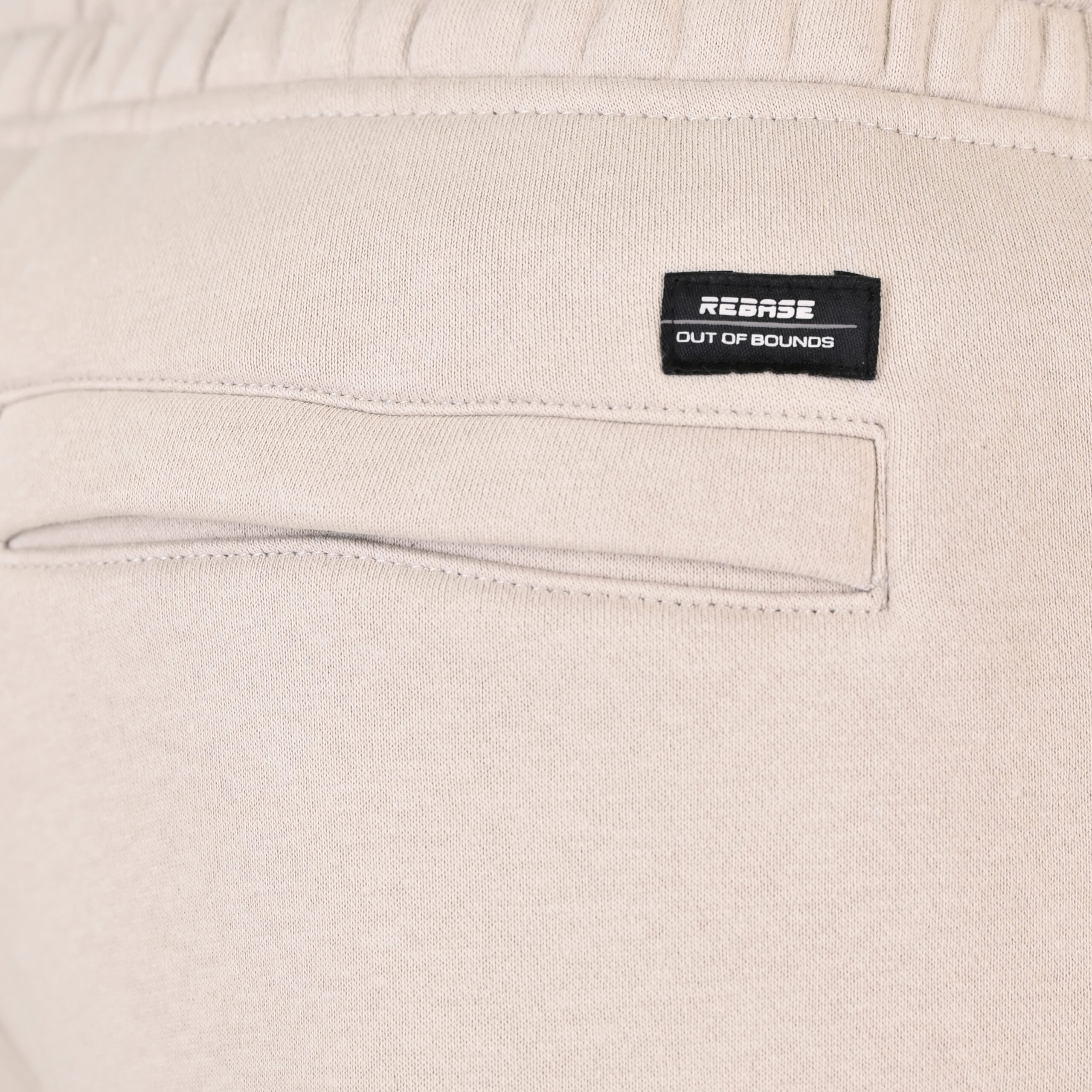 262RPAN-6046 JOGGER PANTS WITH ELASTIC WAISTBAND. HEM. HIGH DENSITY PRINT AND ZIPPERED POCKETS (BRUSHED FLEECE) ICE - Image 5
