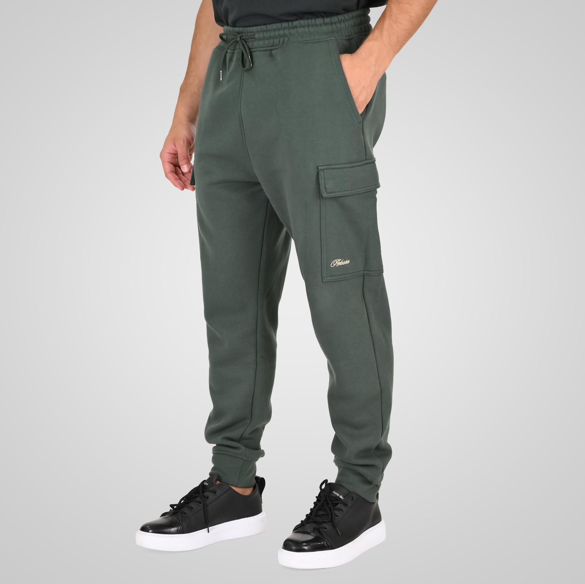 262RPAN-6047 JOGGER PANTS WITH ELASTIC WAISTBAND AND HEM. AND CARGO POCKETS (RELAXED FIT) (BRUSHED FLEECE) MOSS GREEN - Image 3