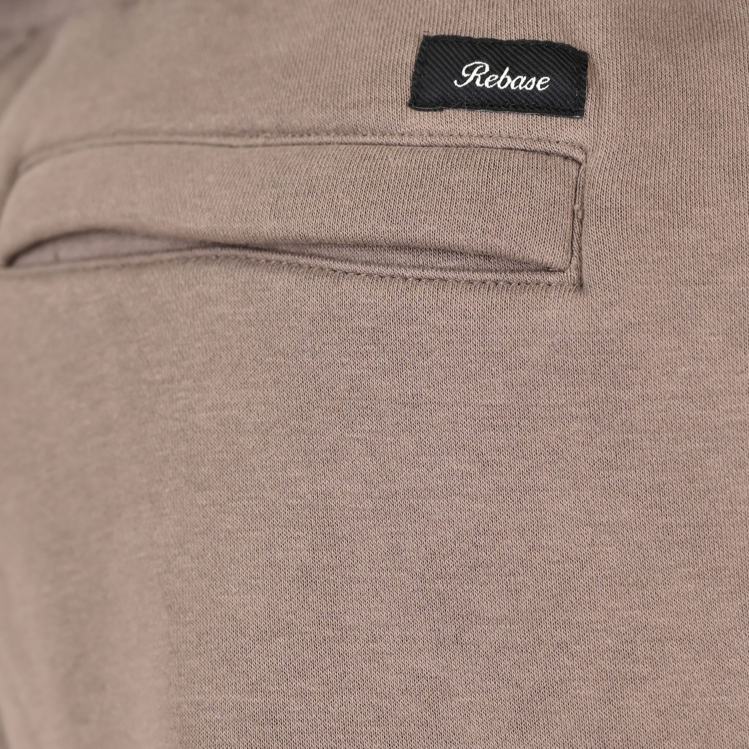 262RPAN-6047 JOGGER PANTS WITH ELASTIC WAISTBAND AND HEM. AND CARGO POCKETS (RELAXED FIT) (BRUSHED FLEECE) TAUPE - Image 5