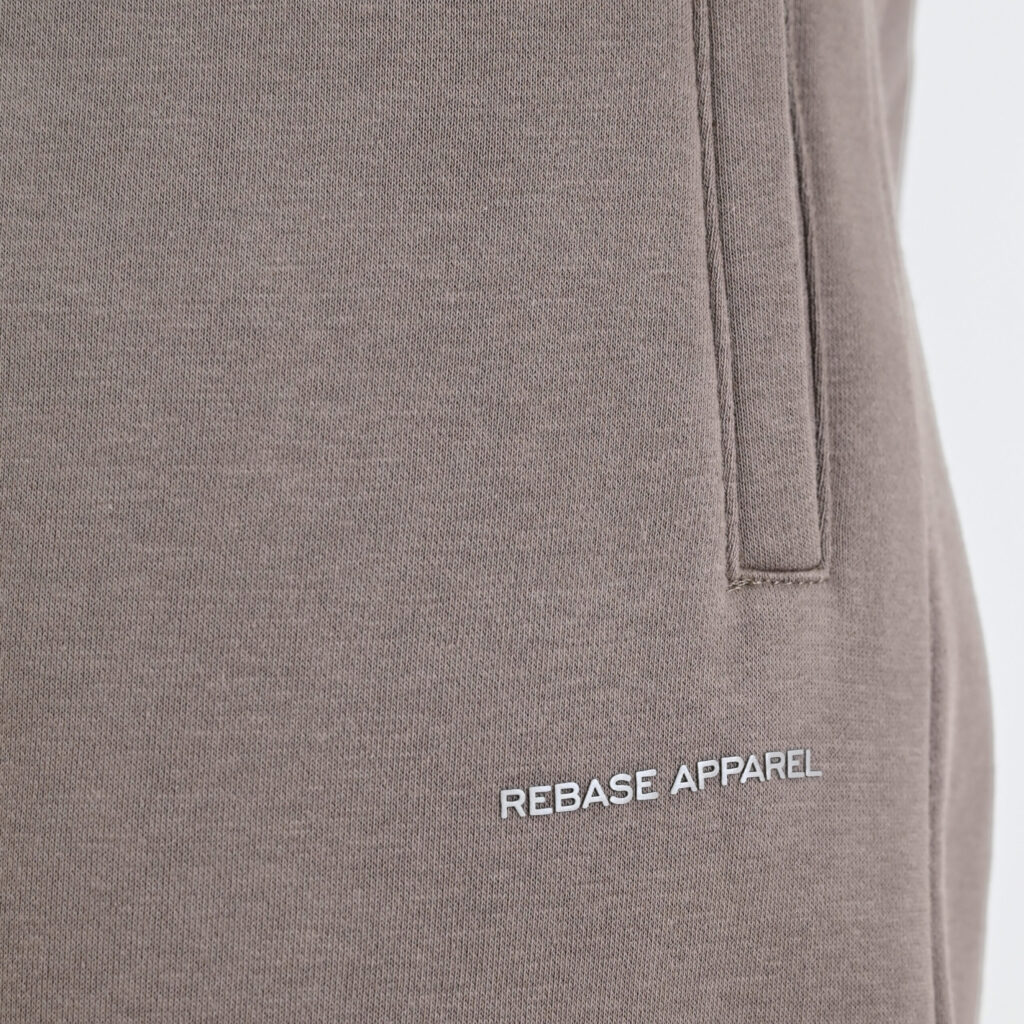 262RPAN-6048 JOGGER PANTS WITH ELASTIC WAISTBAND AND HIGH DENSITY PRINT (RELAXED FIT) (BRUSHED FLEECE) TAUPE