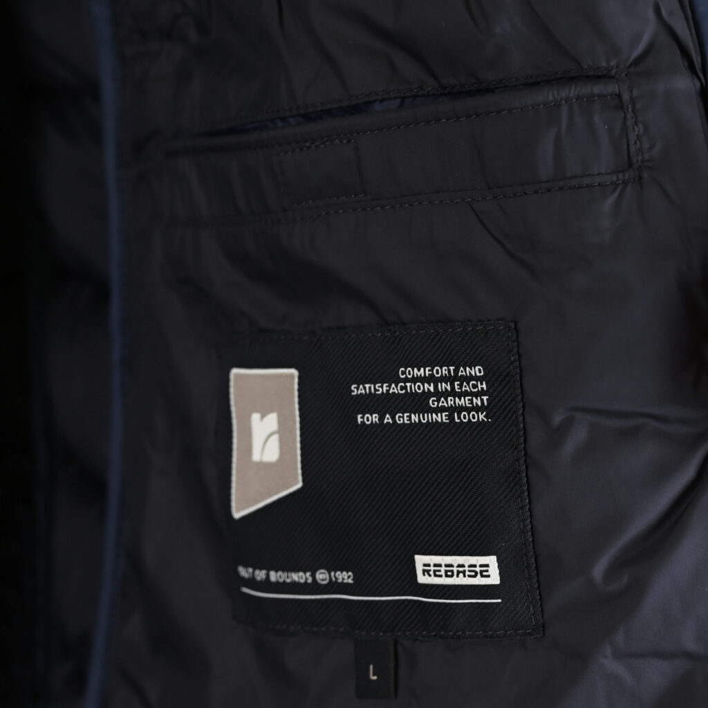 262RSJK-2085 JACKETS SLEEVELESS SPACE BLUE