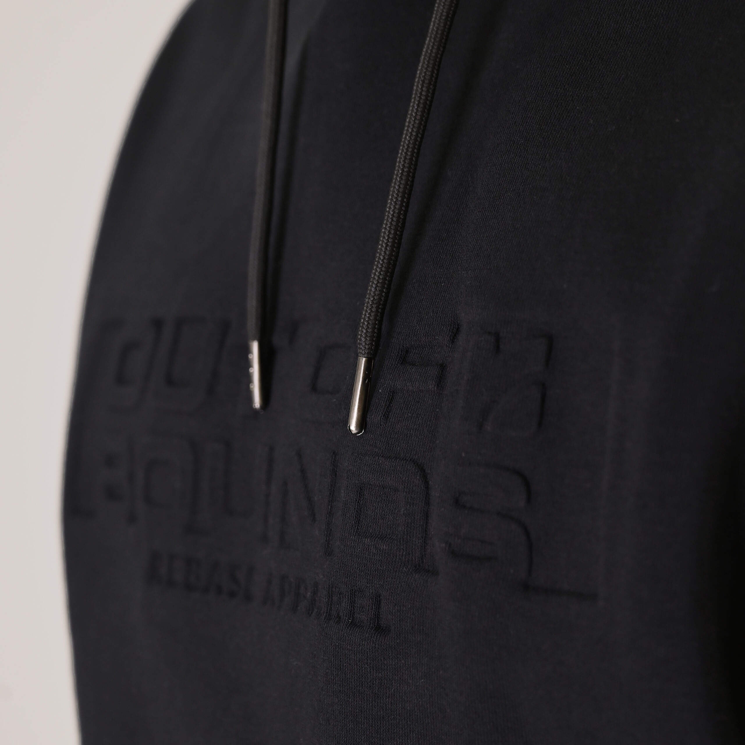 262RTOP-1103 HOODIE WITH PRESSED-EMBOSSED PRINT (BRUSHED FLEECE) BLACK - Image 5