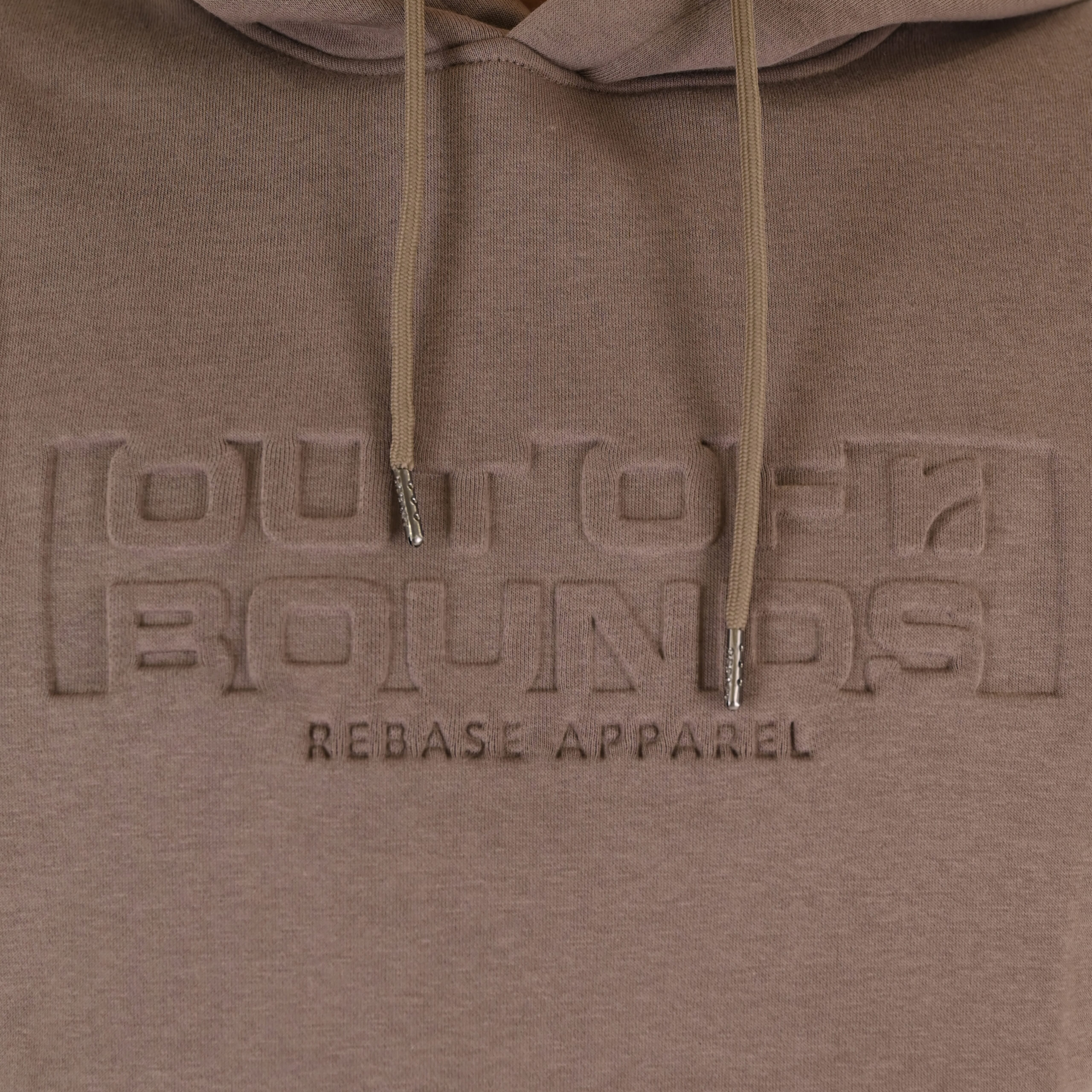262RTOP-1103 HOODIE WITH PRESSED-EMBOSSED PRINT (BRUSHED FLEECE) TAUPE - Image 5