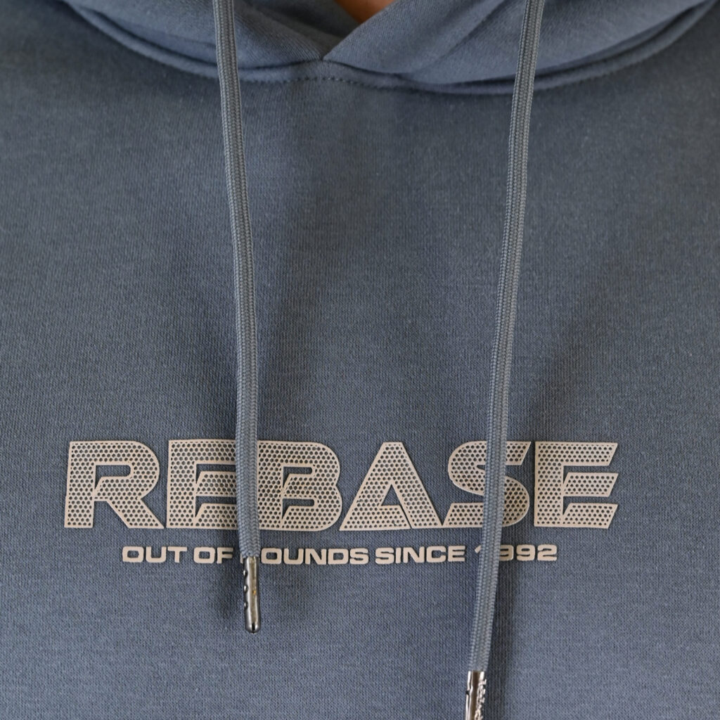 262RTOP-1105 HOODIE WITH 3D HIGH DENSITY PRINT (BRUSHED FLEECE) STONE BLUE