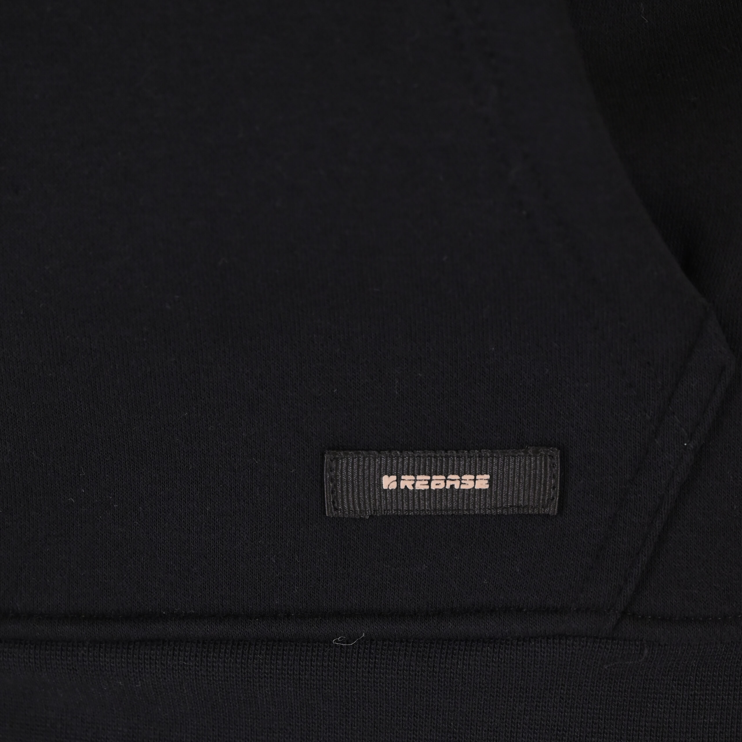 262RTOP-1107 HOODIE WITH SINGLE PRESSED PRINT (RELAXED FIT) (BRUSHED FLEECE) BLACK - Image 6