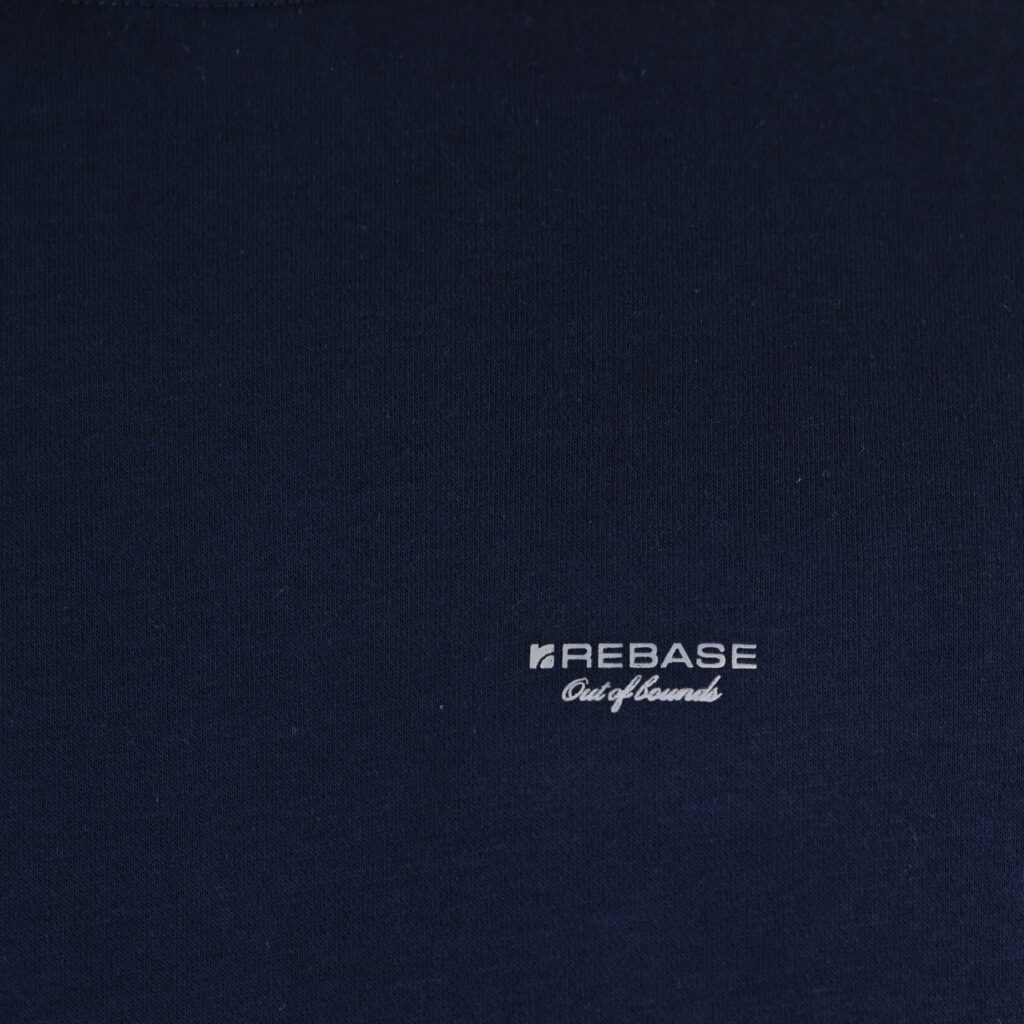 262RTOP-1113 CREWNECK TOP WITH HIGH DENSITY PRINT (BRUSHED FLEECE) NAVY