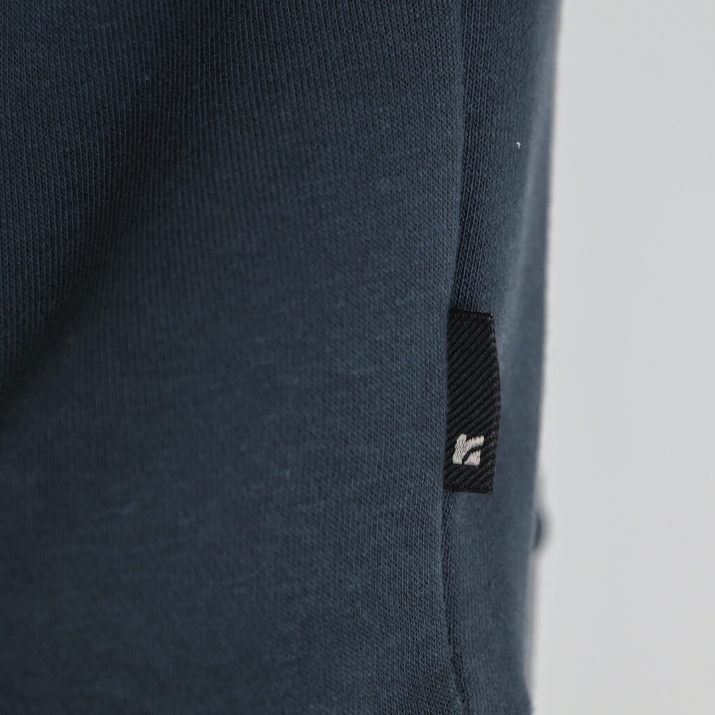 262RTOP-1115 CREWNECK TOP WITH 3D EMBROIDERY AND DENSE EMBROIDERY (BRUSHED FLEECE) ANTHRACITE