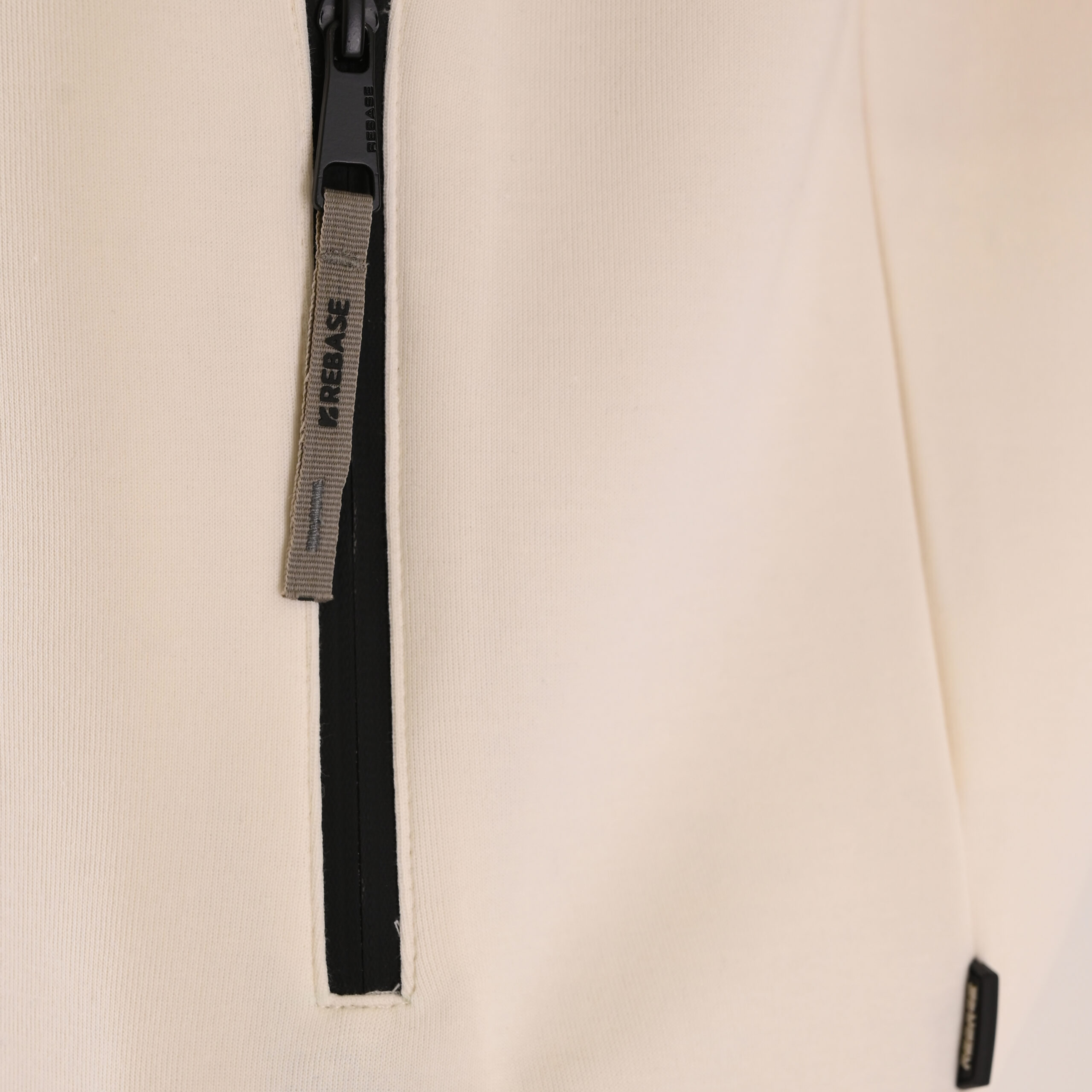 262RTOP-1123 FULL-ZIP WITH STAND-UP COLLAR AND ZIPPER POCKETS (INTERLOCK) POLAR WHITE - Image 6