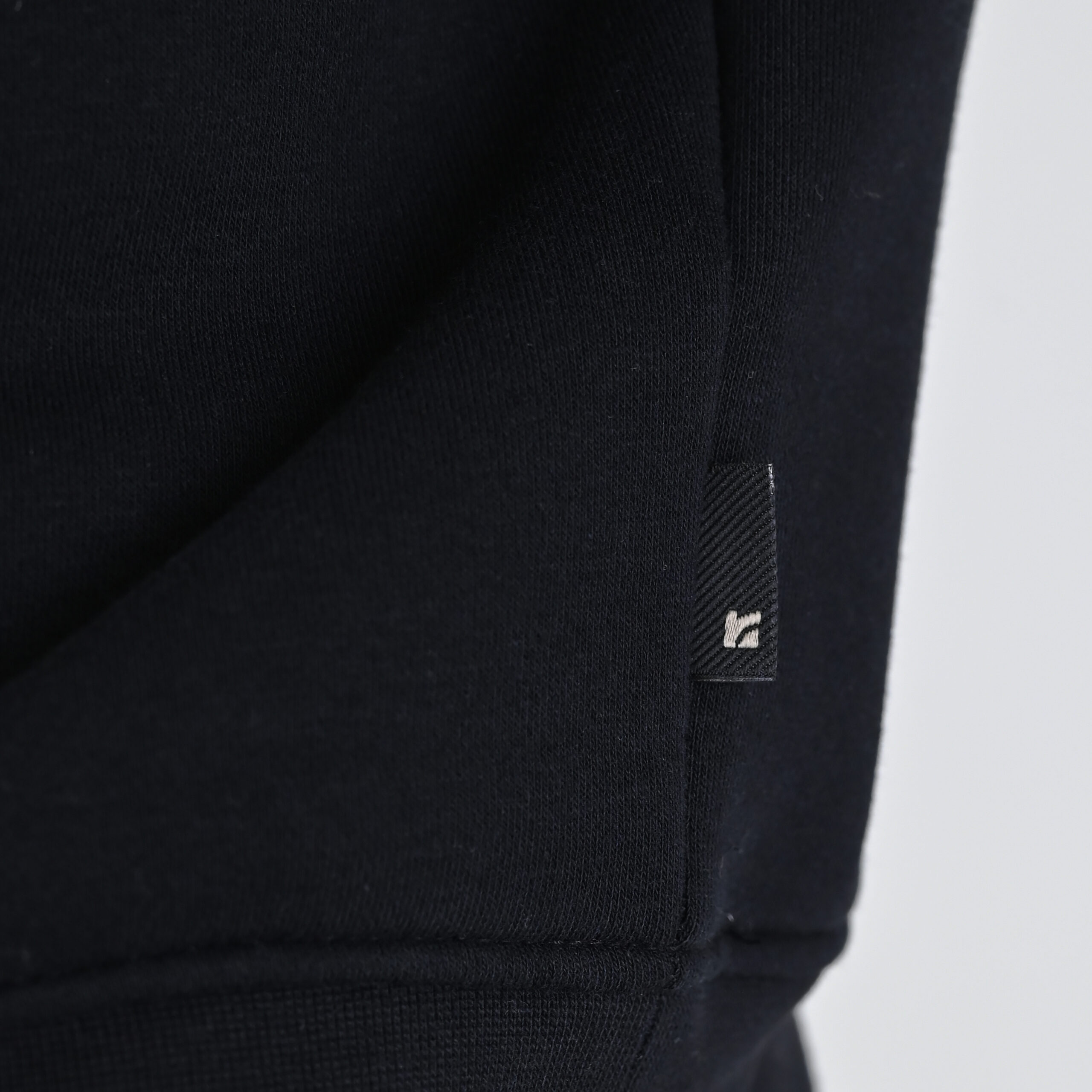 262RTOP-1128 HALF-ZIP WITH STAND-UP COLLAR AND EMBROIDERY (BRUSHED FLEECE) BLACK - Image 6