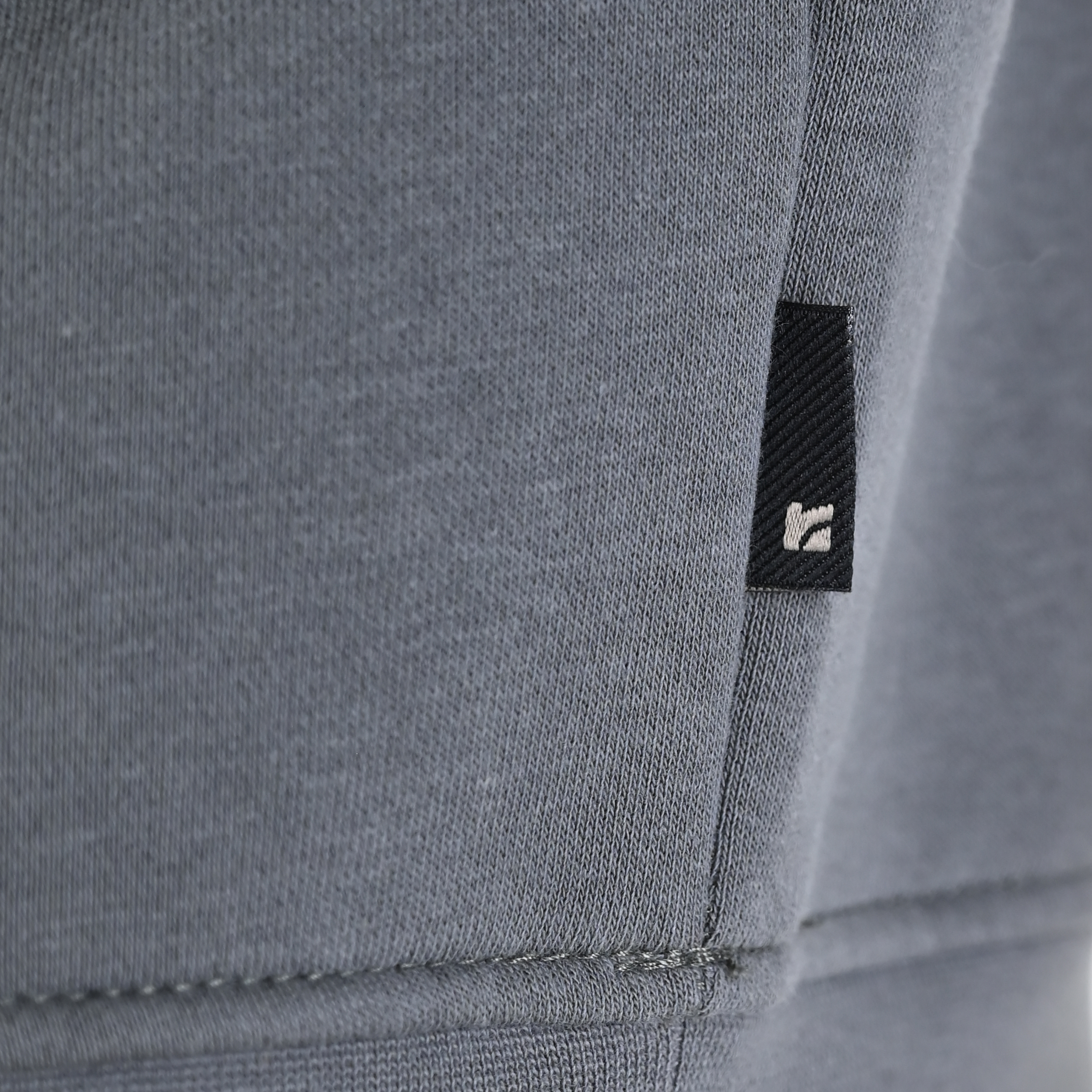 262RTOP-1128 HALF-ZIP WITH STAND-UP COLLAR AND EMBROIDERY (BRUSHED FLEECE) CLOUDY GREY - Image 6