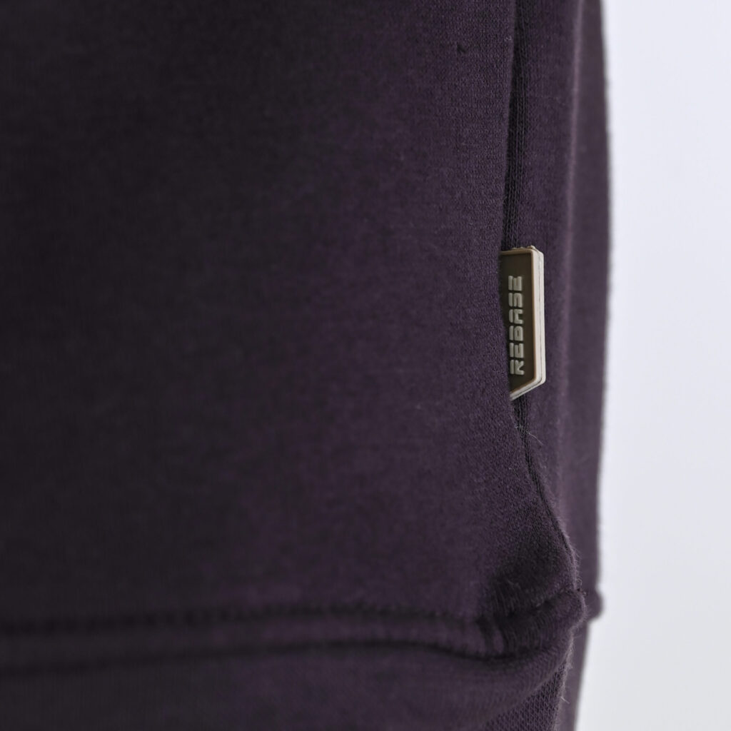 262RTOP-1173 CREWNECK TOP WITH ENGRAVED PRINT (BRUSHED FLEECE) AUBERGINE