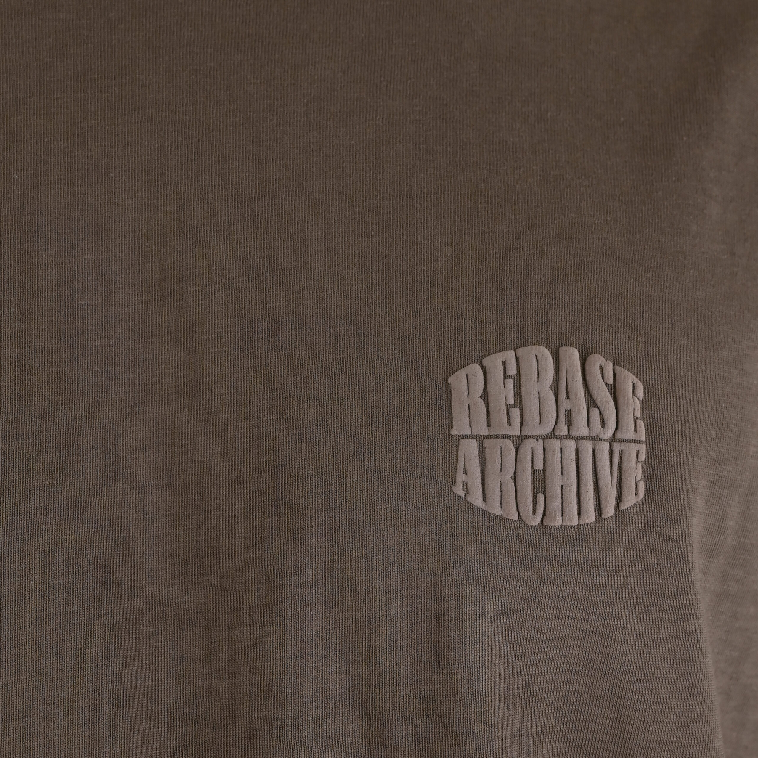 262RTS-9164 T-SHIRTS WITH PUFF PRINT (HEAVY JERSEY) (RELAXED FIT) TAUPE - Image 5